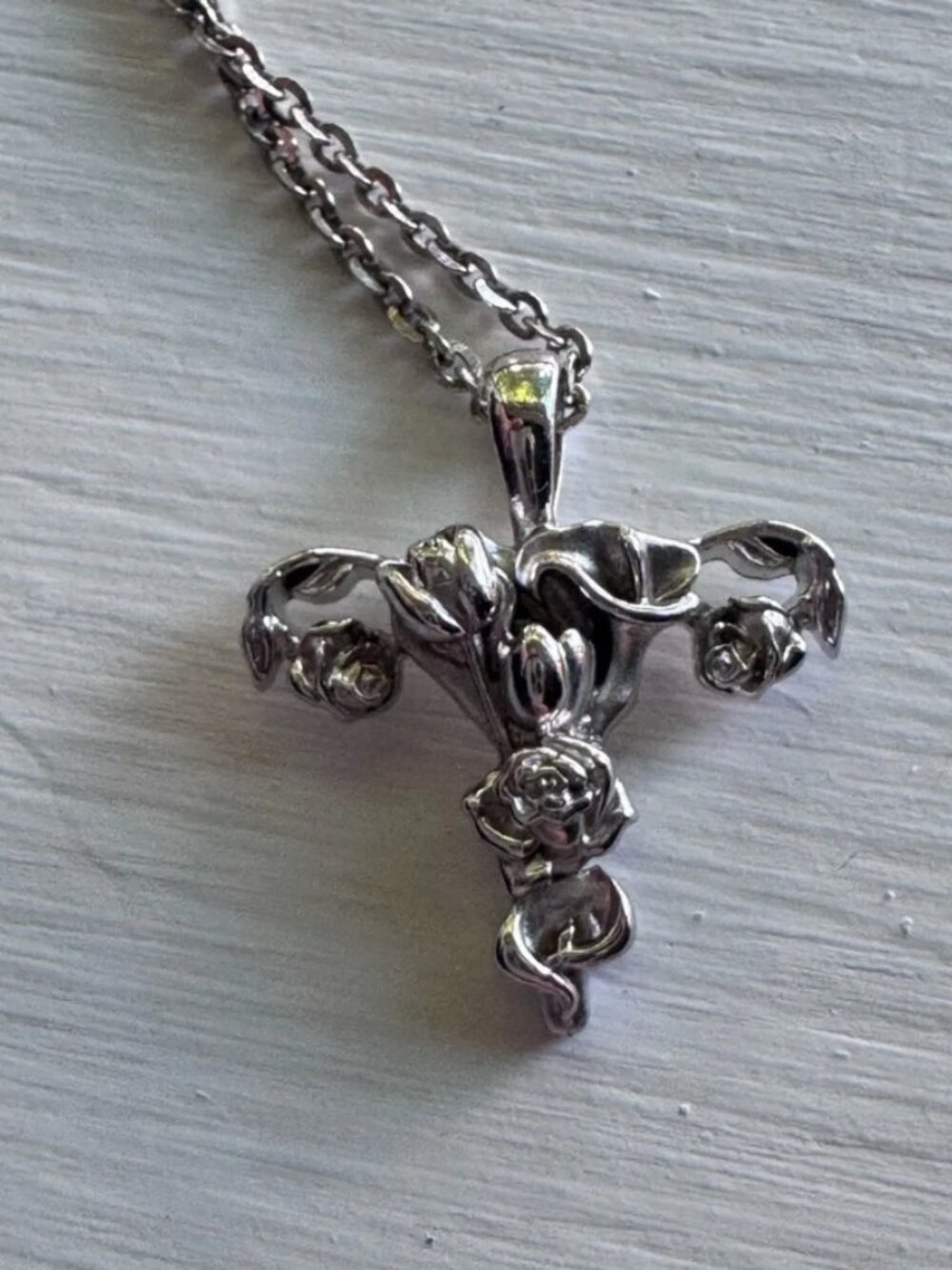 Stamped S925 Floral Pendant with Chain - Picture 1 of 4